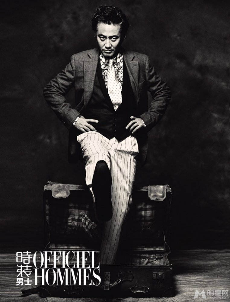 吴秀波时装男士封面大片 国民大叔帅气卖萌
