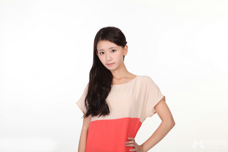 早安少女组中国成员李纯写真 职场丽人小清新