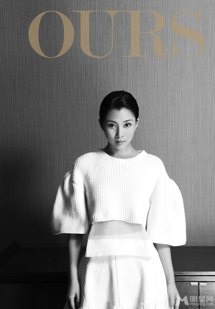 早安少女组中国成员李纯写真 职场丽人小清新