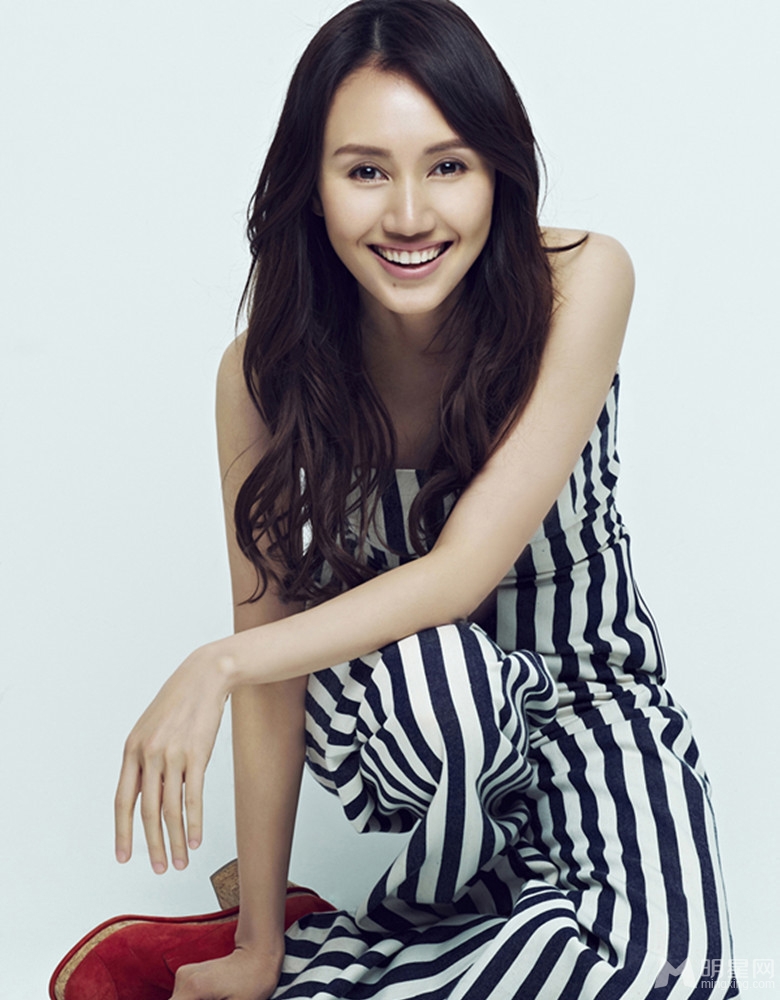 无人区余男黑白写真大片 造型性感冷艳 无人区余男黑白写真大片 造型性感冷艳