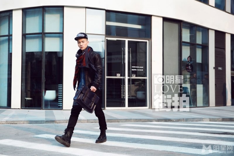 亚洲男神顾又铭新加坡杂志大片 显帅气肌肉