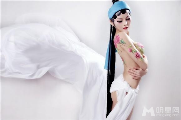 女主播张心儿京剧人体彩绘写真 半裸大尺度
