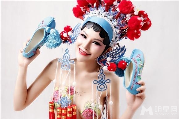 女主播张心儿京剧人体彩绘写真 半裸大尺度