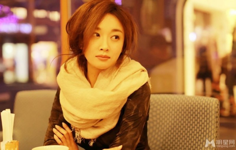 张蓓蓓冬季温暖写真 时尚清新妩媚动人