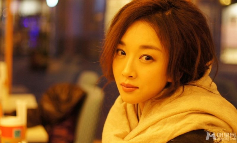 张蓓蓓冬季温暖写真 时尚清新妩媚动人