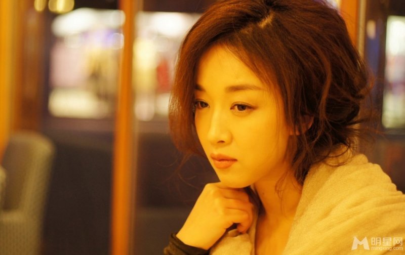 张蓓蓓冬季温暖写真 时尚清新妩媚动人