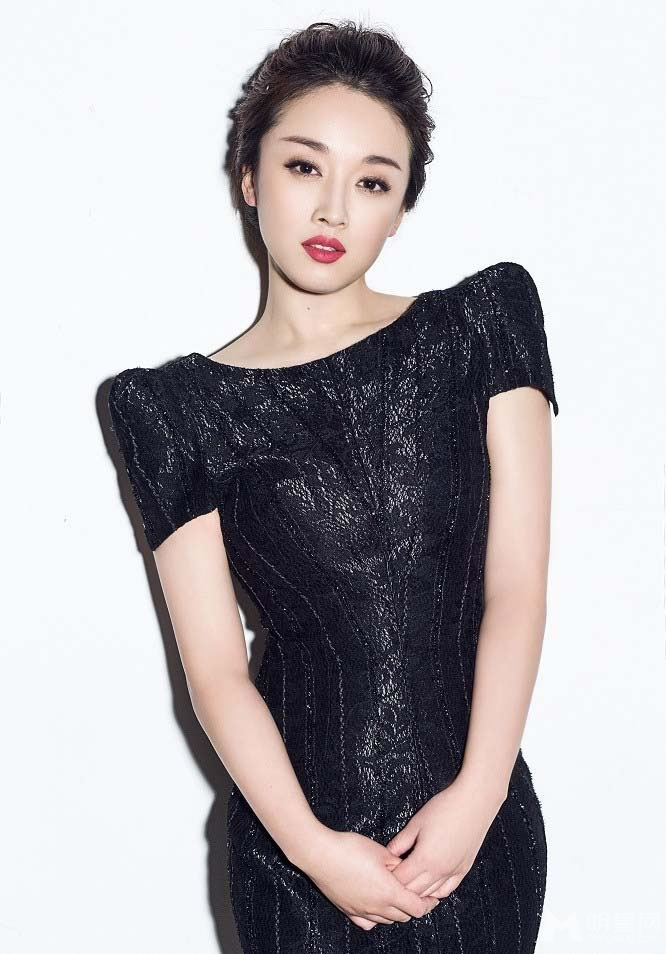 一代枭雄张蓓蓓写真 妩媚女人时尚霸气