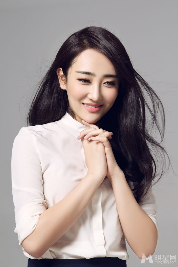 高姝瑶最新写真 清新淡雅尽显淑女本色 高姝瑶最新写真 清新淡雅尽显淑女本色