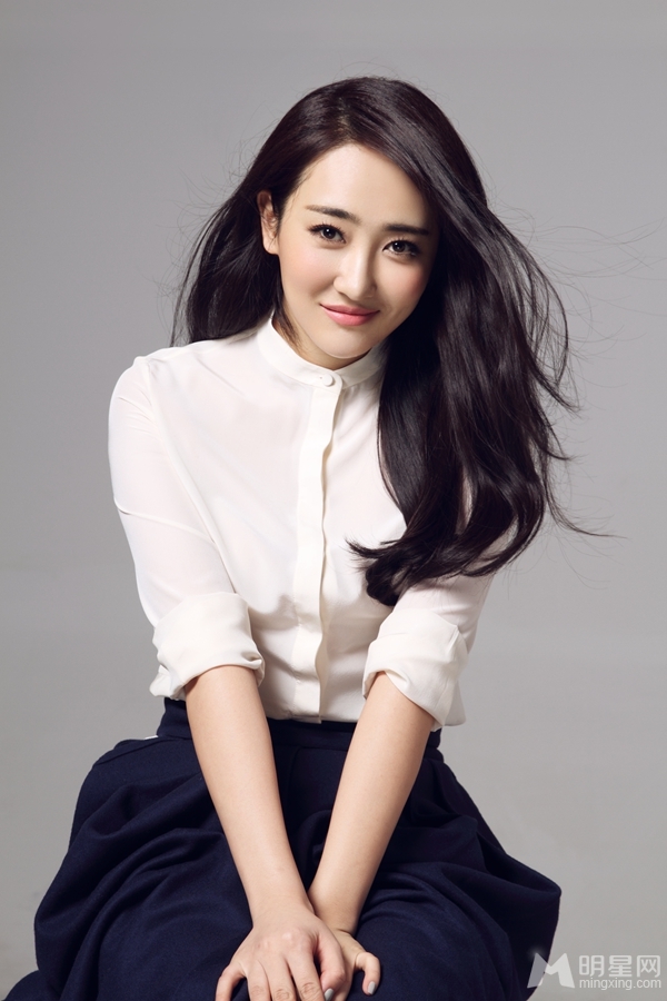 高姝瑶最新写真 清新淡雅尽显淑女本色 高姝瑶最新写真 清新淡雅尽显淑女本色