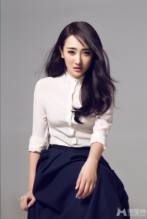 高姝瑶最新写真 清新淡雅尽显淑女本色 高姝瑶最新写真 清新淡雅尽显淑女本色