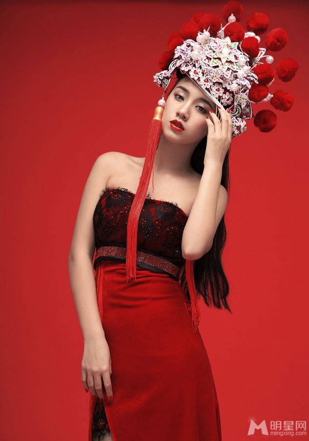 程砚秋时尚写真 头戴凤冠霞帔性感妩媚