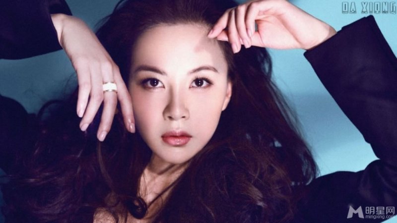 男媒婆徐熙颜时尚写真 酥胸半露性感霸气 男媒婆徐熙颜时尚写真 酥胸半露性感霸气