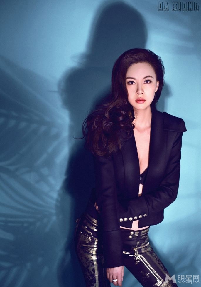 男媒婆徐熙颜时尚写真 酥胸半露性感霸气 男媒婆徐熙颜时尚写真 酥胸半露性感霸气