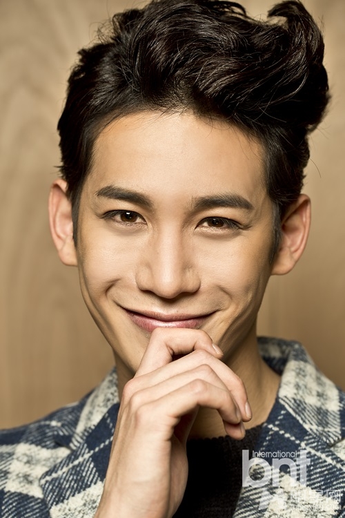 韩星朴基雄时尚写真 帅气型男尽显搞怪