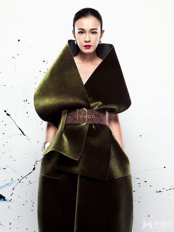 李艾全新时尚大片 优雅高贵显超模风采 李艾全新时尚大片 优雅高贵显超模风采