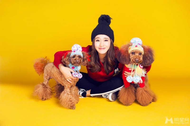 杨童舒罕见泳装写真曝光 演绎湿身诱惑