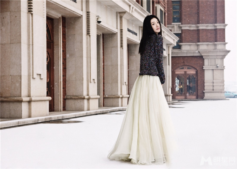 倪景阳清新空灵写真 优雅演绎异国风情