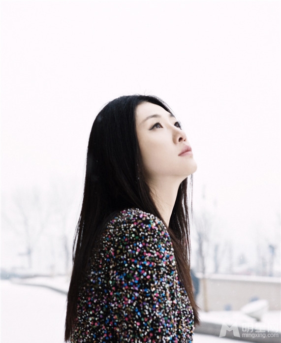 倪景阳清新空灵写真 优雅演绎异国风情