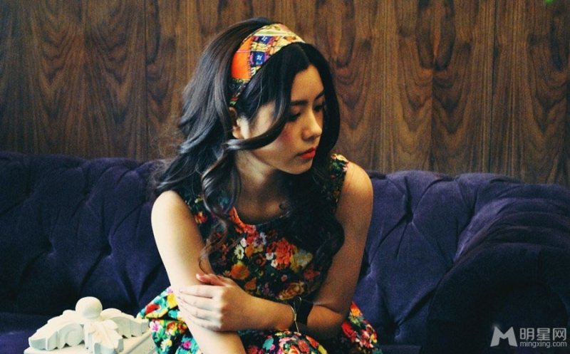 周秀娜性感内衣写真 甜美冷艳酥胸半露