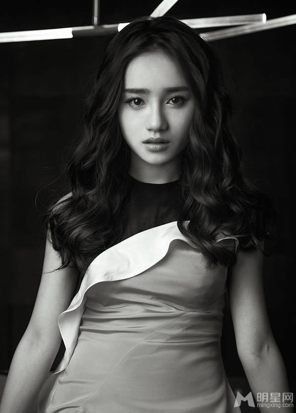 付梦妮复古时尚大片写真 已改往日清纯小女孩形 付梦妮复古时尚大片写真 已改往日清纯小女孩形