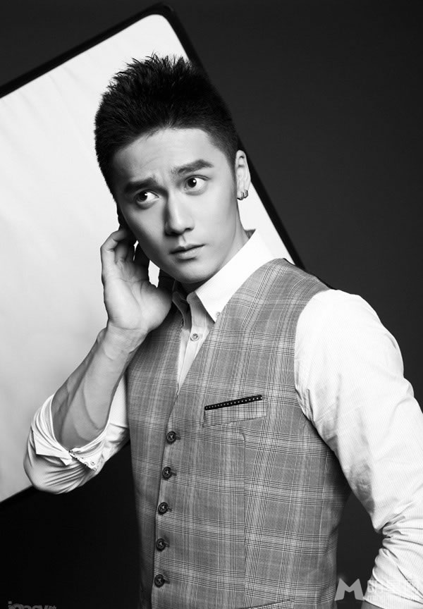 台湾双胞胎全裸写真 撕衣爆乳香艳刺激