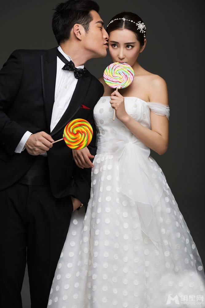 严屹宽杜若溪浪漫婚纱秀恩爱 甜蜜互动俏皮可爱 严屹宽杜若溪浪漫婚纱秀恩爱 甜蜜互动俏皮可爱