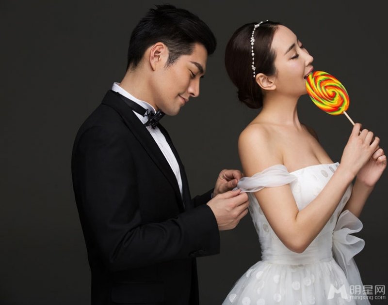 严屹宽杜若溪浪漫婚纱秀恩爱 甜蜜互动俏皮可爱 严屹宽杜若溪浪漫婚纱秀恩爱 甜蜜互动俏皮可爱