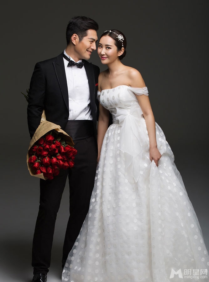 严屹宽杜若溪浪漫婚纱秀恩爱 甜蜜互动俏皮可爱 严屹宽杜若溪浪漫婚纱秀恩爱 甜蜜互动俏皮可爱