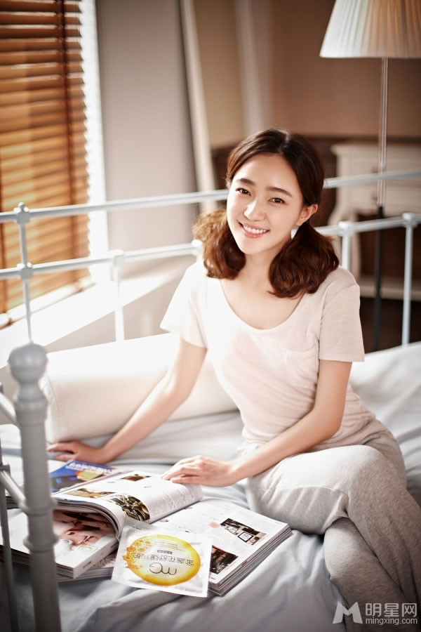 杨童舒大尺度写真曝光 朋克短发随意不失张扬 杨童舒大尺度写真曝光 朋克短发随意不失张扬