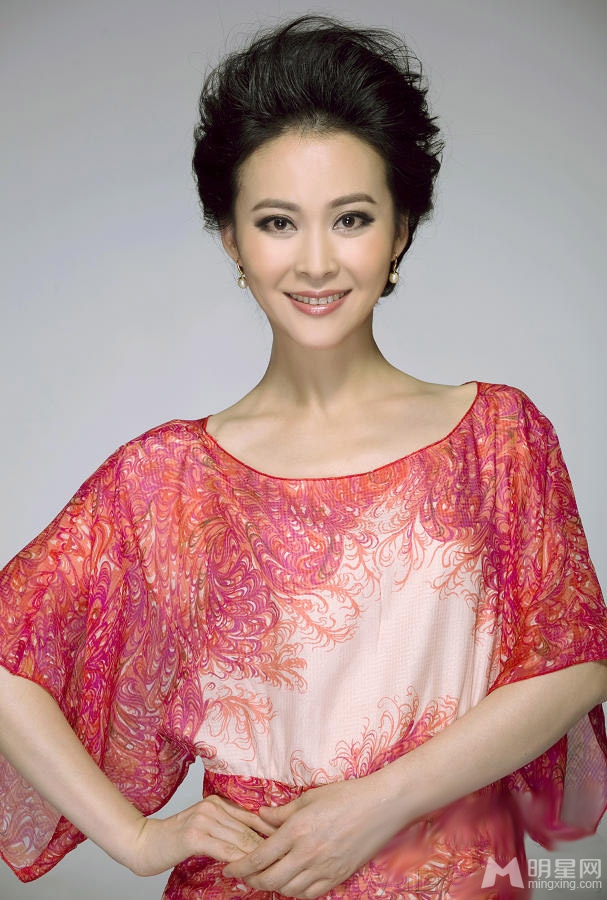 张大静知性委婉写真曝光 尽显轻熟女气质