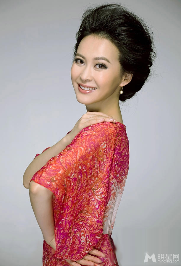 张大静知性委婉写真曝光 尽显轻熟女气质