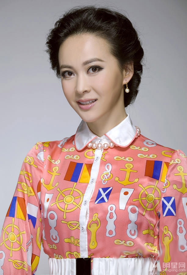 张大静知性委婉写真曝光 尽显轻熟女气质