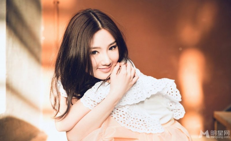 新版郭芙毛晓彤清新写真 笑容甜美娇俏可人