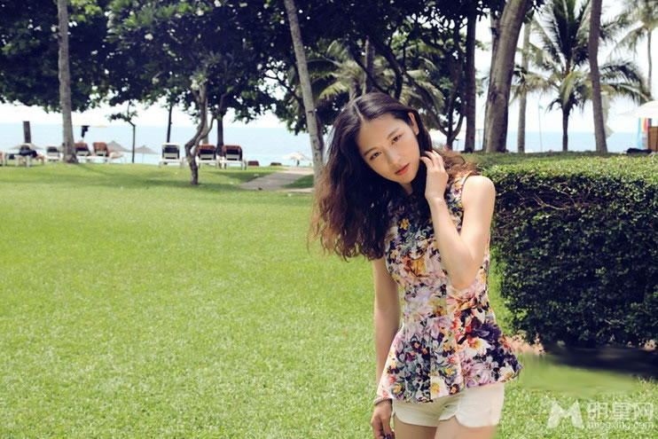 90后崔心心知性大片 新晋女星势不可挡 90后崔心心知性大片 新晋女星势不可挡