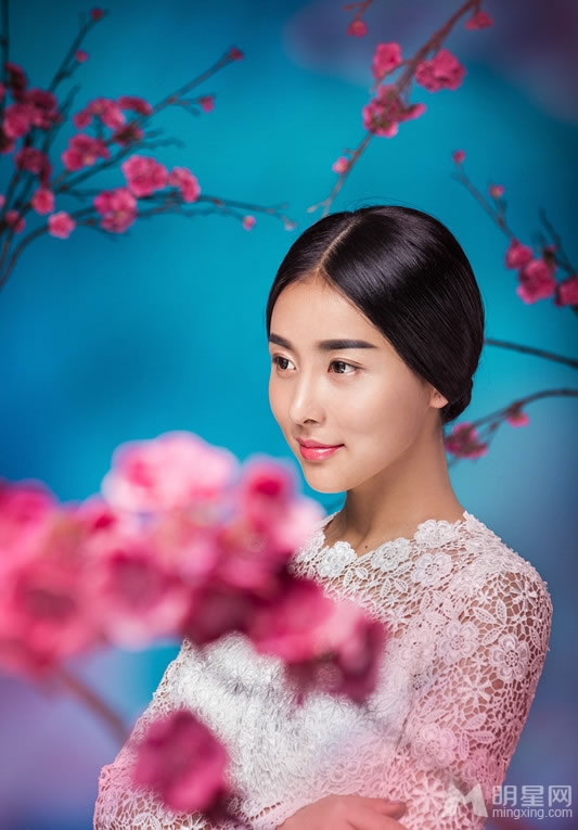 杜若溪红唇魅惑复古时尚杂志大片 展华丽御姐范 杜若溪红唇魅惑复古时尚杂志大片 展华丽御姐范