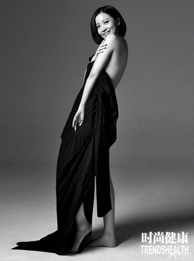 董卿王丽坤等拍粉红丝带大片 为公益全裸