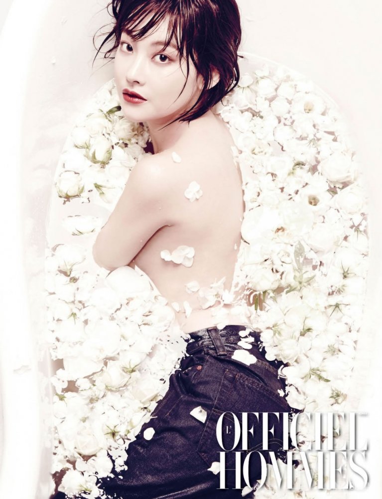 吴涟序半裸拍时尚杂志大片 湿身诱惑魅力十足