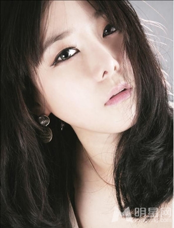 林西娅脚踏两条船遭粉丝围攻 私房照曝光 林西娅脚踏两条船遭粉丝围攻 私房照曝光