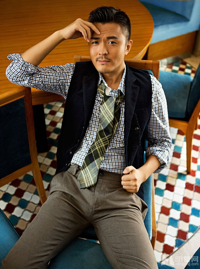 姜宏波性感写真 小露香肩美背妩媚迷人