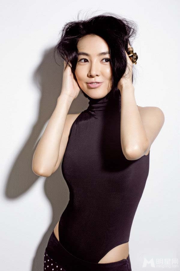 姜宏波性感写真 小露香肩美背妩媚迷人