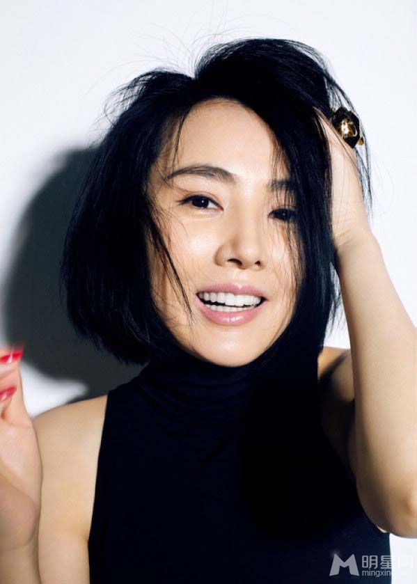 姜宏波性感写真 小露香肩美背妩媚迷人