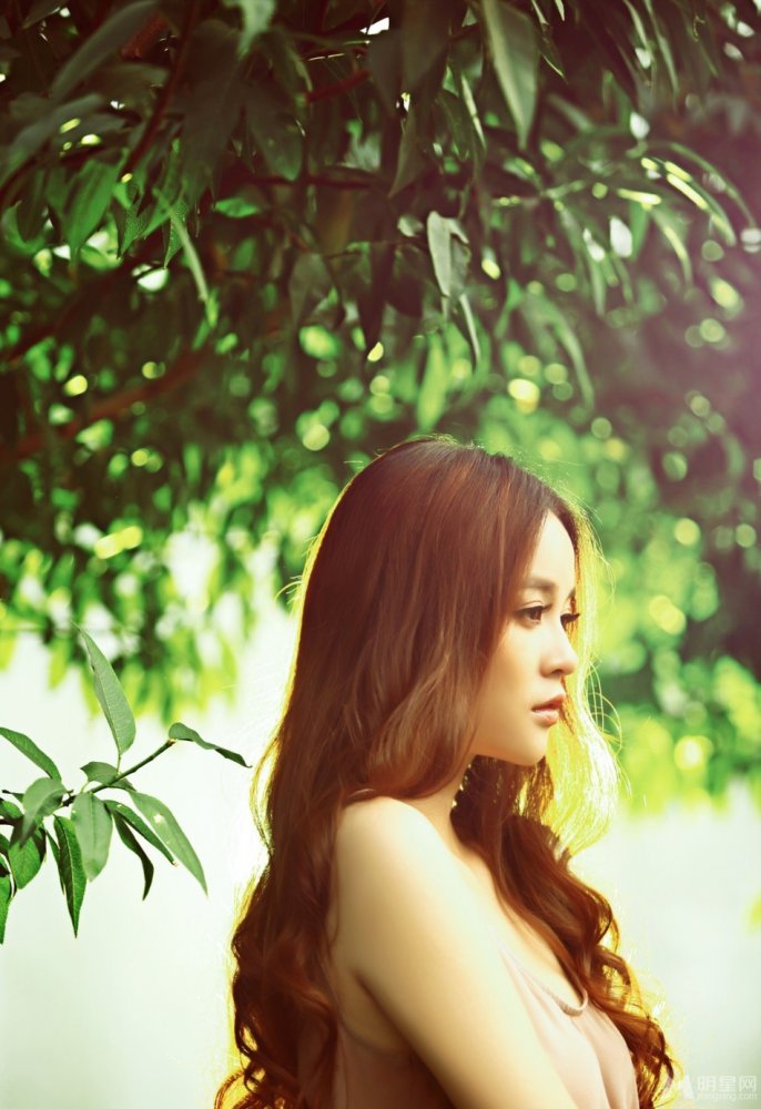 歌手程响新专辑宣传写真曝光 唯美小清新