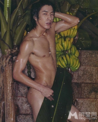 爸爸去哪儿张亮全裸写真 大秀腹肌完美身材