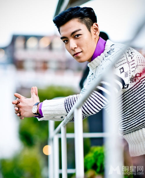 崔胜贤Top最新采访新闻图 散发型男魅力 崔胜贤Top最新采访新闻图 散发型男魅力