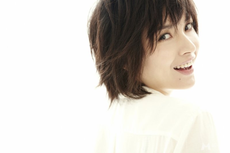 到爱的距离李佳写真 素雅白衣自然清新