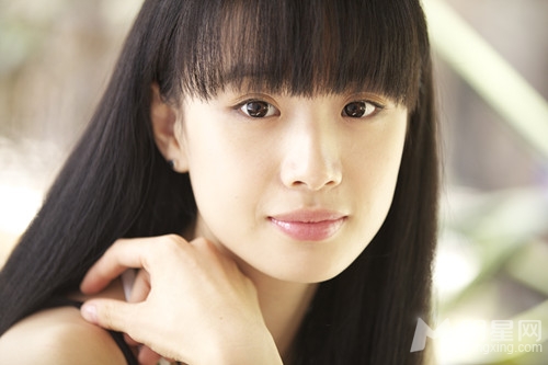 90后女星李梦齐清新写真 清纯可人惹人怜