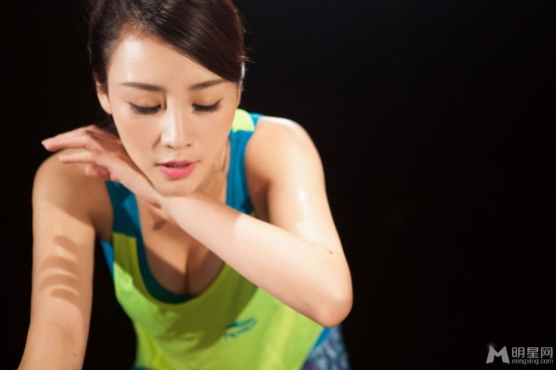 刘庭羽最新写真大片 帅气女汉子霸气侧漏 刘庭羽最新写真大片 帅气女汉子霸气侧漏