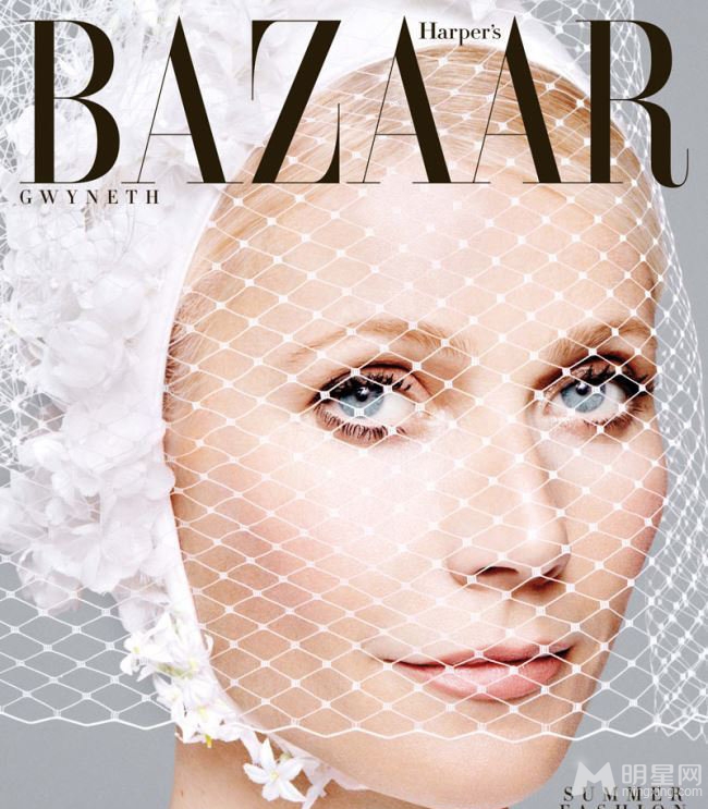 格温妮丝·帕特洛低胸装修乳沟女人味十足