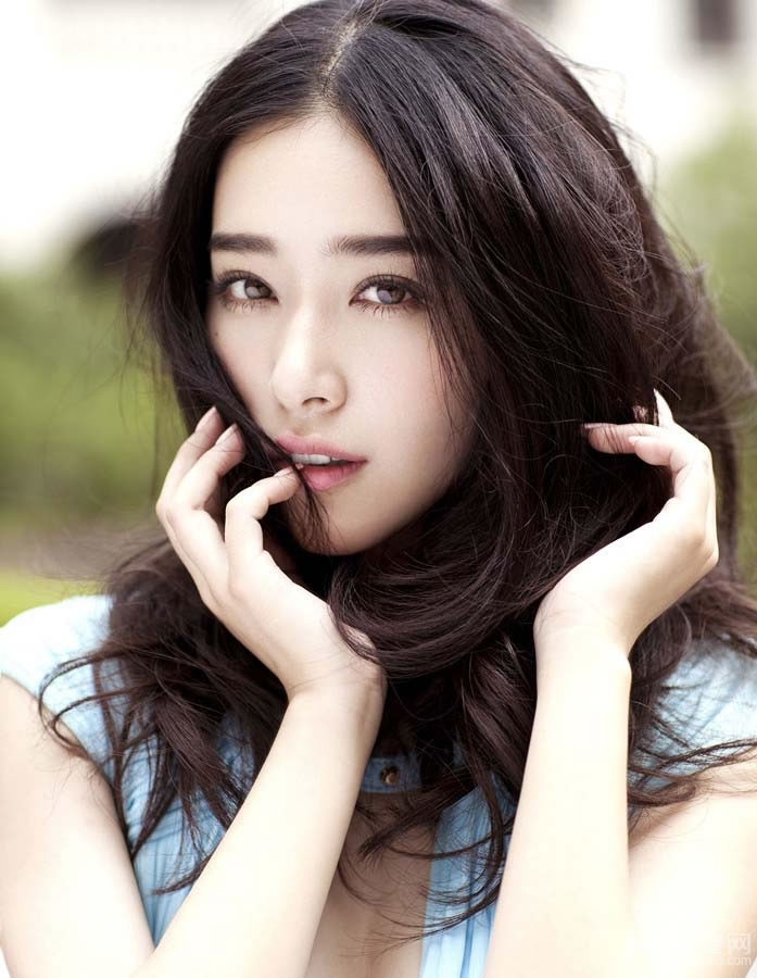 璀璨人生阚清子大片 胸门大开性感来袭 璀璨人生阚清子大片 胸门大开性感来袭