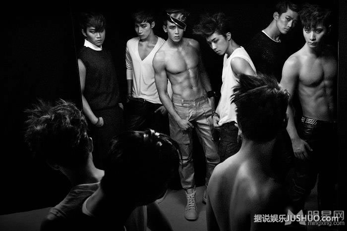 超模艾迪塔海滩比基尼性感写真 曲线热辣引人遐